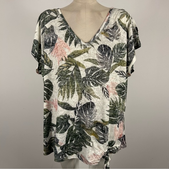 NWT Laura Green and Pink Flutter Sleeve Blouse 2X - Picture 3 of 10